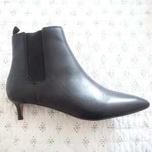 NIB Banana Republic Chelsea Low Heel Booties Sz 7.5